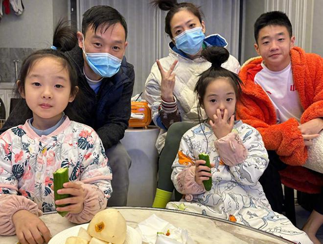 15岁杨阳洋转学到香港考65英语仍跟不上每天跑深圳补课(图1)